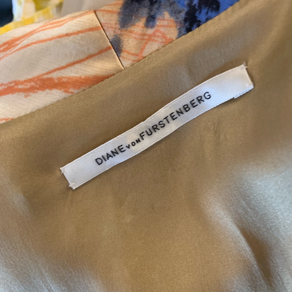 Vintage Silk DVM Diane Von Furstenberg Abstract Floral Statement Jacket Sz S/XS - Picture 10 of 12